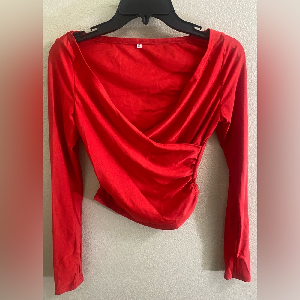 Long sleeve, ruched fiery red blouse top Size small